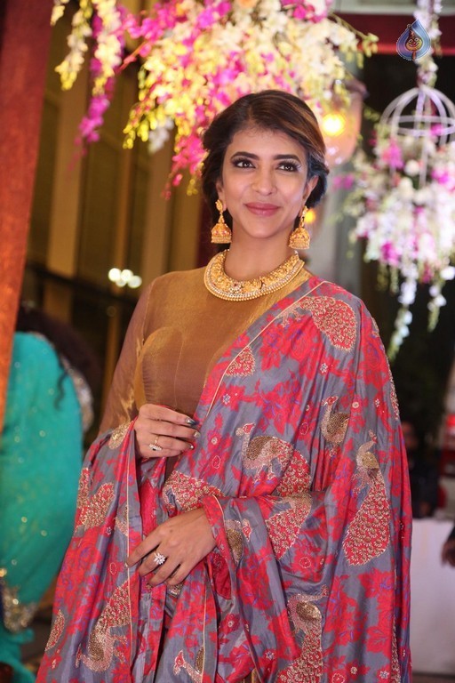 Lakshmi Manchu New Stills - 26 / 32 photos