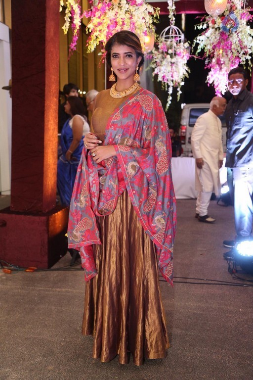 Lakshmi Manchu New Stills - 27 / 32 photos