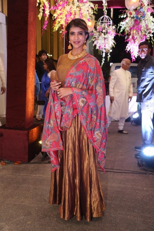 Lakshmi Manchu New Stills - 28 / 32 photos