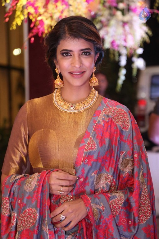 Lakshmi Manchu New Stills - 29 / 32 photos
