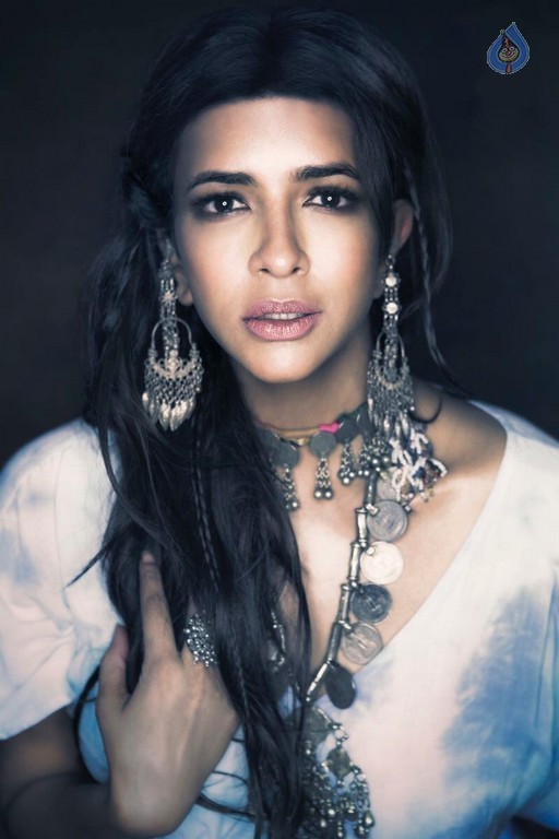 Lakshmi Manchu New Stills - 6 / 12 photos
