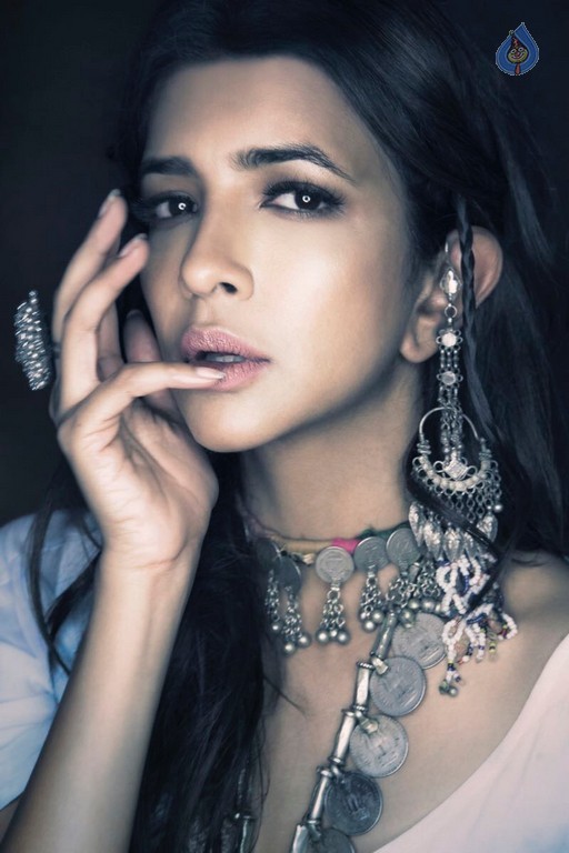 Lakshmi Manchu New Stills - 7 / 12 photos