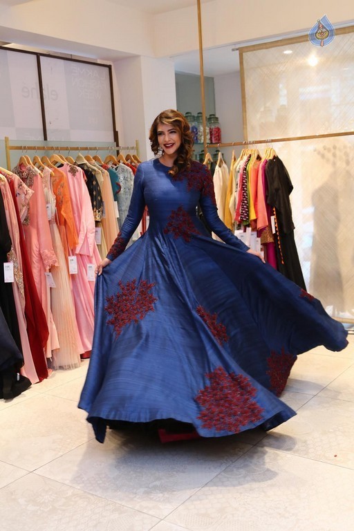 Lakshmi Prasanna at LFW Event - 13 / 35 photos