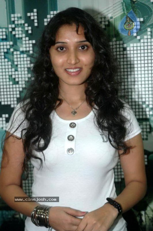 Lalithya New Stills - 25 / 45 photos