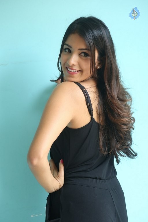 Latha Hegde New Photos - 27 / 62 photos