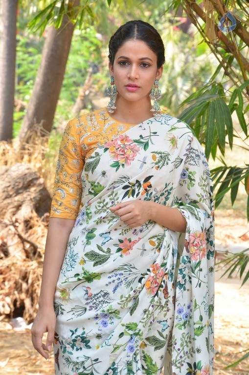 Lavanya Tripathi at Maayavan Tamil Film Audio Launch - 25 / 38 photos