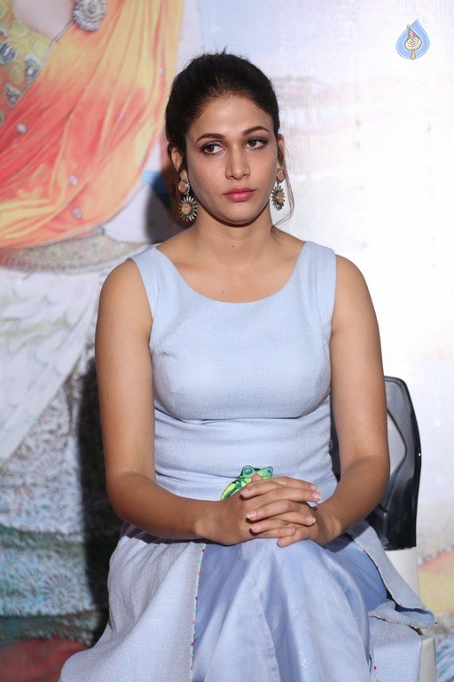Lavanya Tripathi at Mister Trailer Launch - 27 / 41 photos