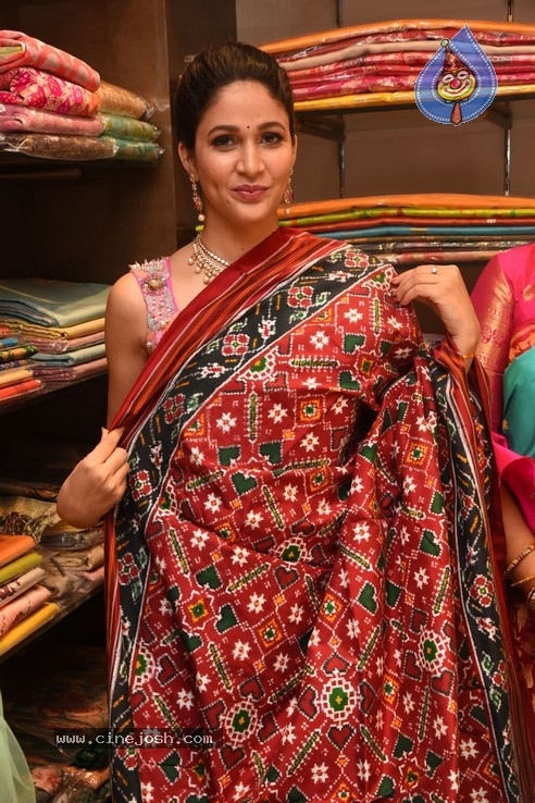 Lavanya Tripathi Launches Swaroopa Reddy Boutique-Photos - 4 / 42 photos