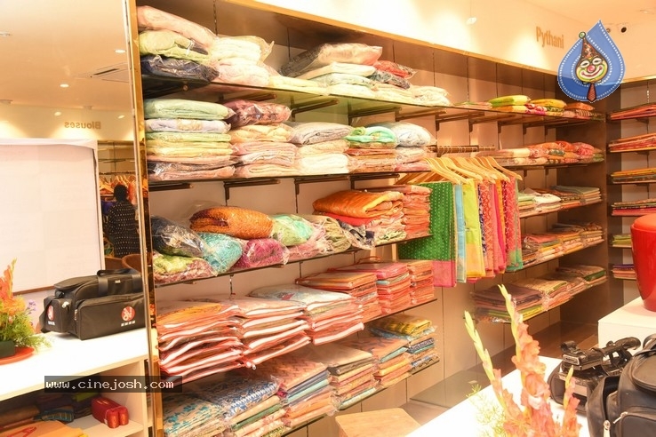 Lavanya Tripathi Launches Swaroopa Reddy Boutique-Photos - 16 / 42 photos