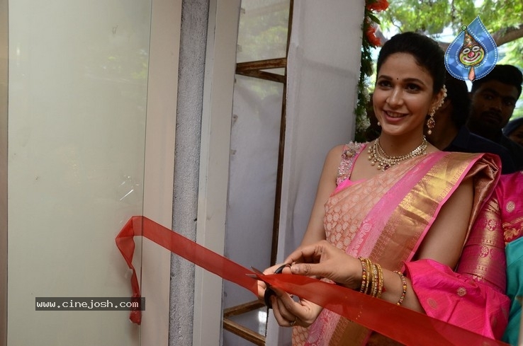 Lavanya Tripathi Launches Swaroopa Reddy Boutique-Photos - 31 / 42 photos