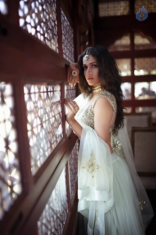 Lavanya Tripathi New Images - 4 / 14 photos