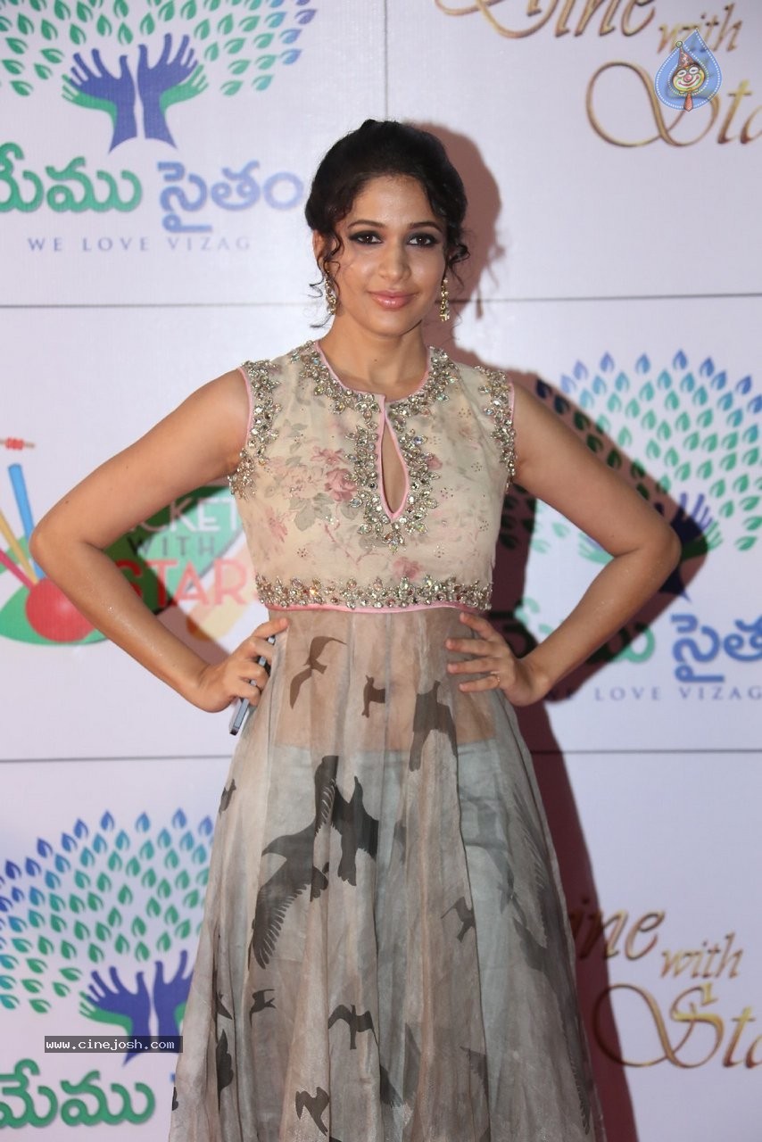 Lavanya Tripathi New Photos - 33 / 49 photos