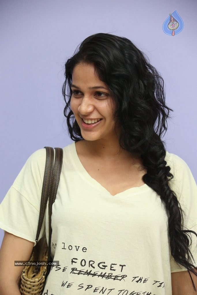 Lavanya Tripathi New Pics - 24 / 66 photos