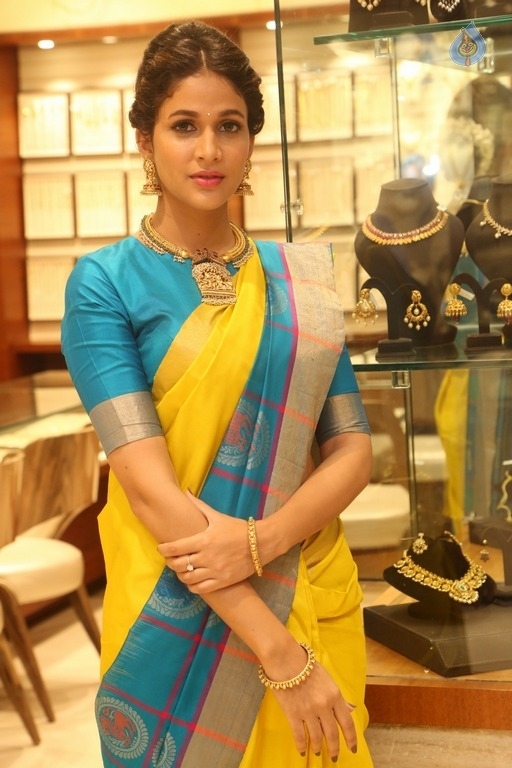 Lavanya Tripathi New Stills - 15 / 15 photos