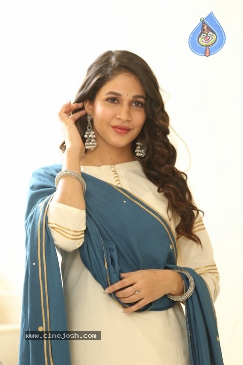 Lavanya Tripathi Photos - 12 / 21 photos