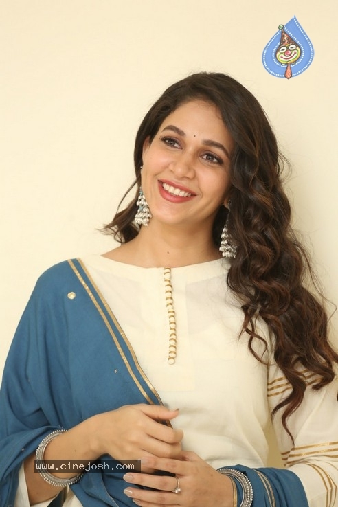 Lavanya Tripathi Photos - 16 / 21 photos