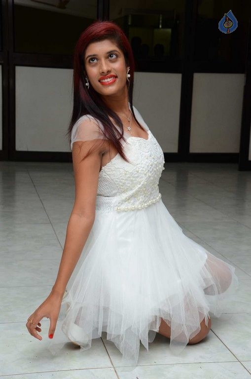 Liza Reddy Latest Photos - 31 / 42 photos