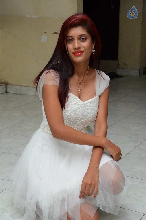 Liza Reddy Latest Photos - 33 / 42 photos