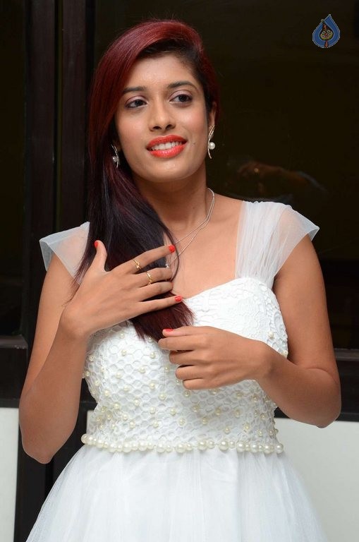 Liza Reddy Latest Photos - 40 / 42 photos