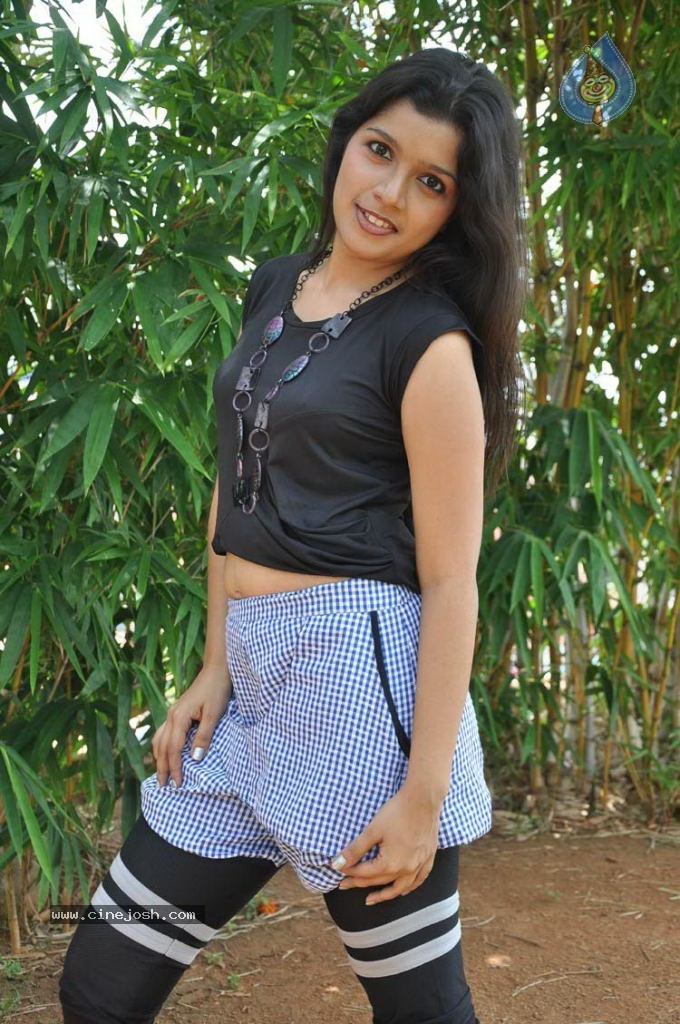 Loukya Stills - 23 / 26 photos