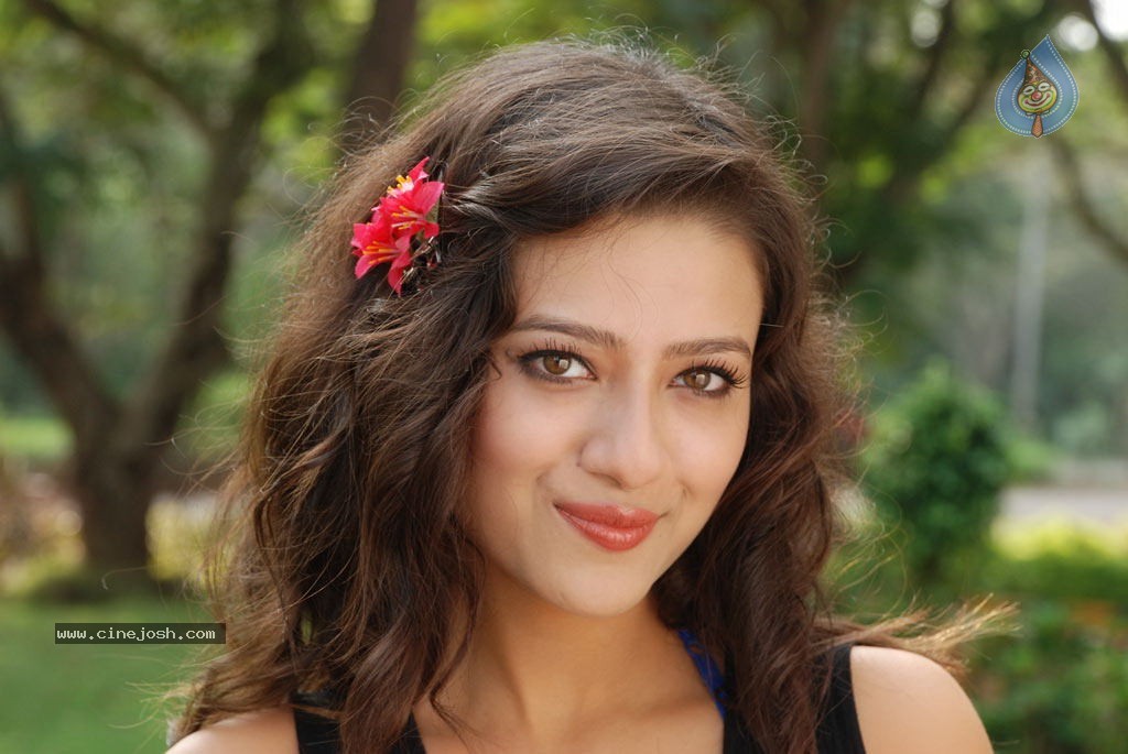 Madalasa Sharma Hot Gallery - 9 / 33 photos