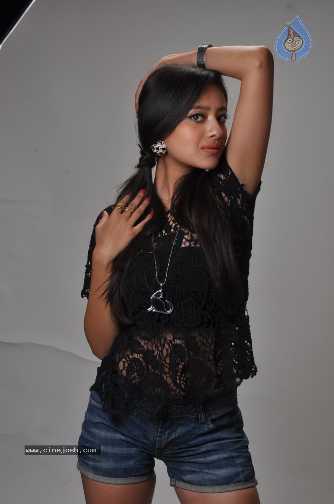 Madalasa Sharma Hot Pics - 2 / 96 photos