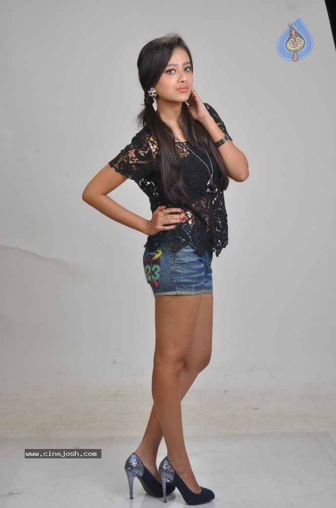 Madalasa Sharma Hot Pics - 6 / 96 photos