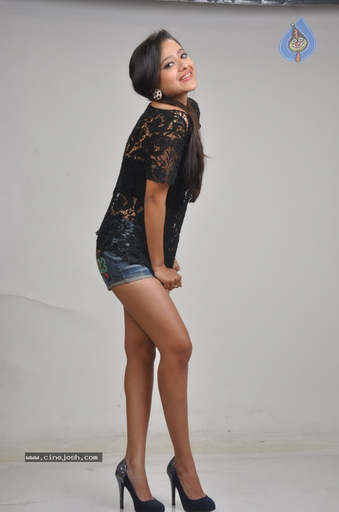 Madalasa Sharma Hot Pics - 31 / 96 photos