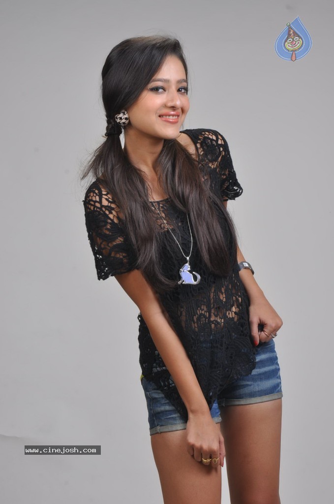 Madalasa Sharma Hot Pics - 33 / 96 photos