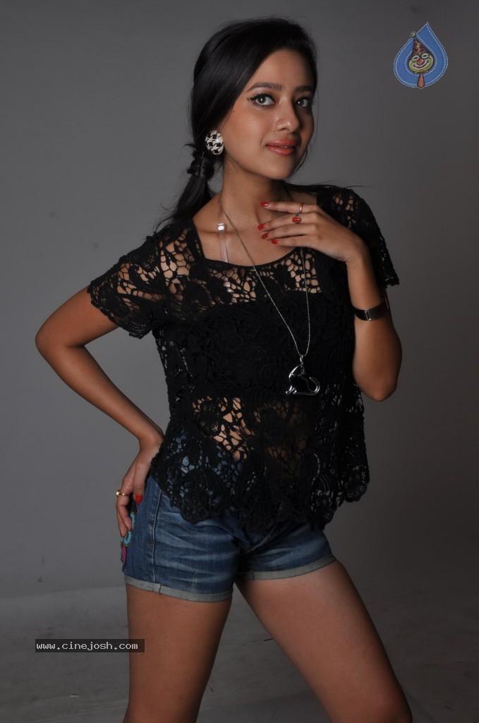 Madalasa Sharma Hot Pics - 41 / 96 photos