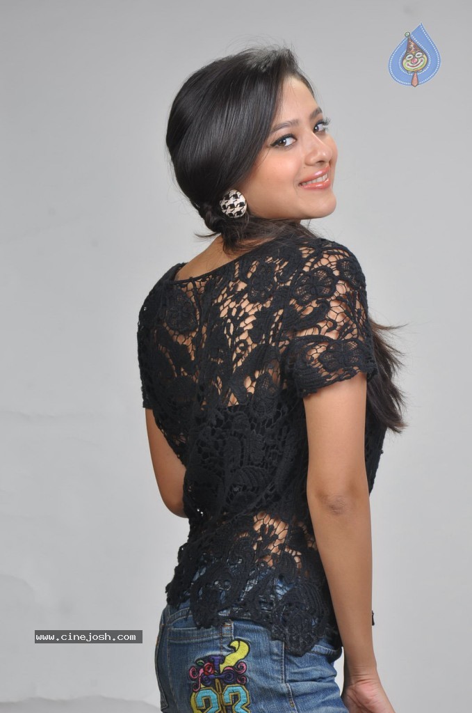 Madalasa Sharma Hot Pics - 73 / 96 photos