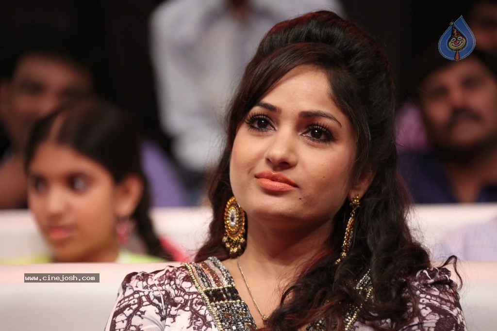 Madhavi Latha at Pooja Audio Launch - 21 / 89 photos