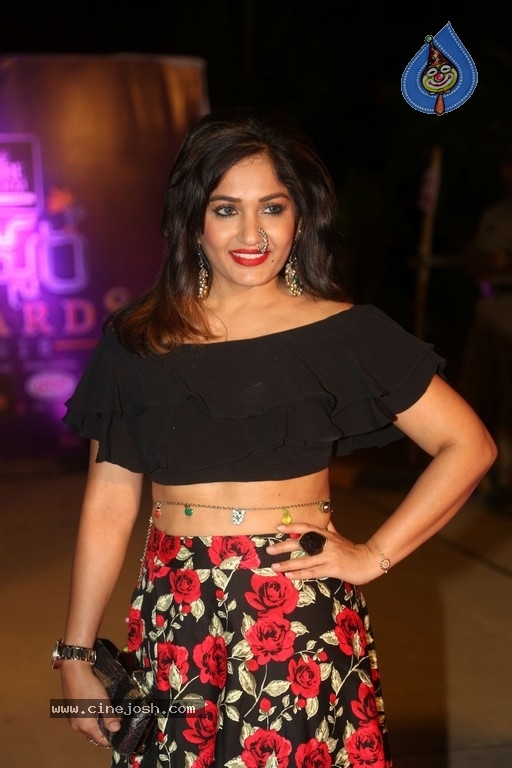 Madhavi Latha at Zee Apsara Awards - 4 / 27 photos