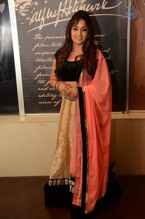 Madhavi Latha Gallery - 38 / 40 photos