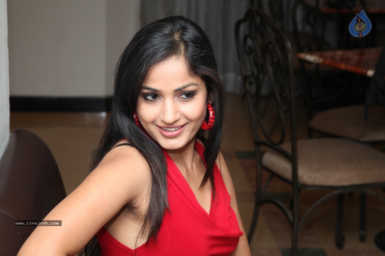 Madhavi Latha Latest Gallery - 56 / 58 photos