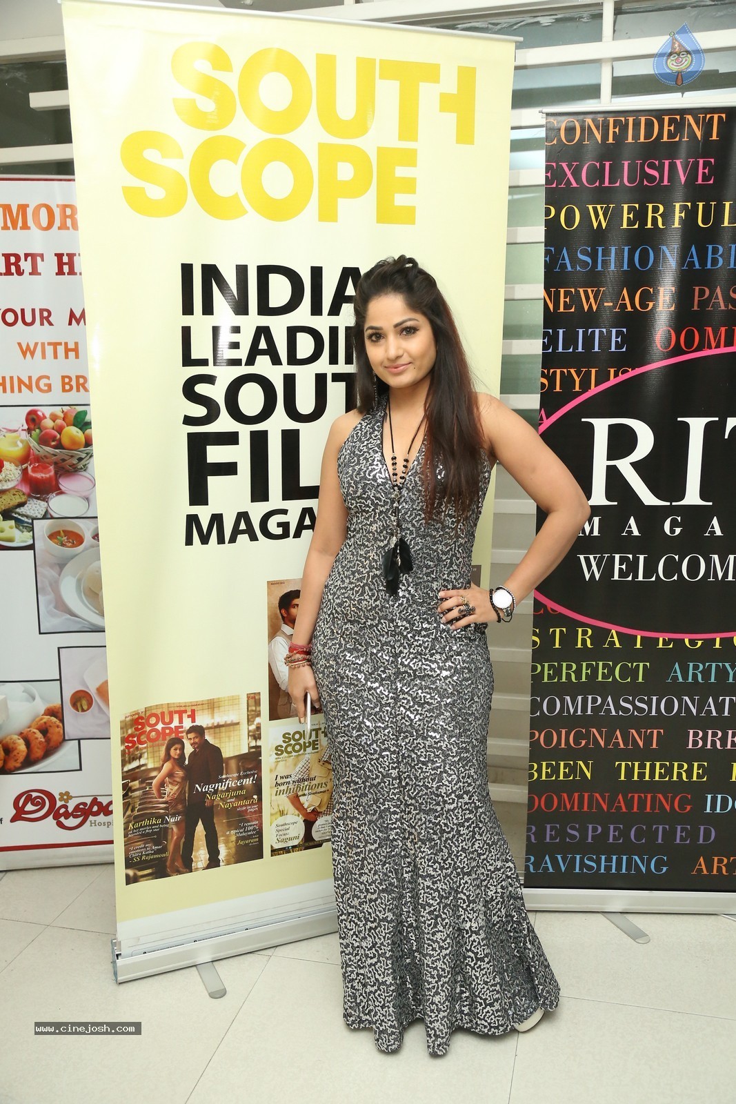 Madhavi Latha Latest Photos - 30 / 70 photos