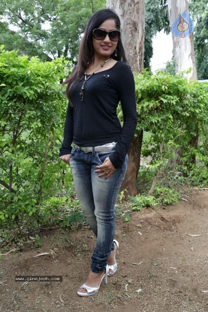 Madhavi Latha Latest Stills - 6 / 41 photos