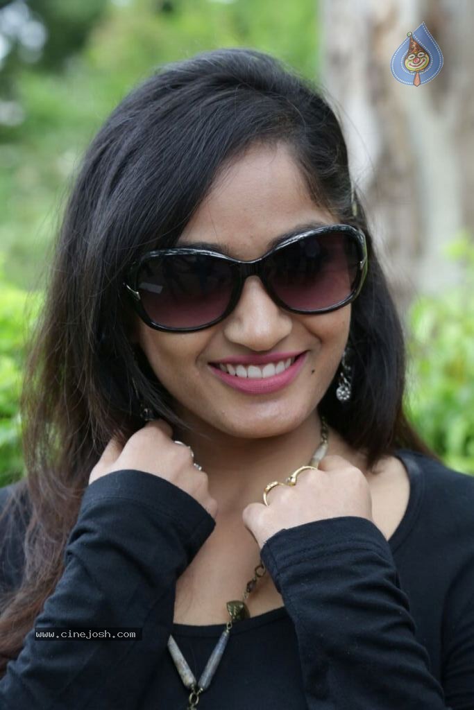 Madhavi Latha Latest Stills - 7 / 41 photos