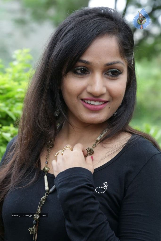 Madhavi Latha Latest Stills - 21 / 41 photos