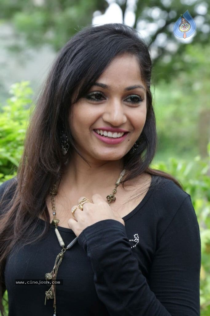 Madhavi Latha Latest Stills - 35 / 41 photos