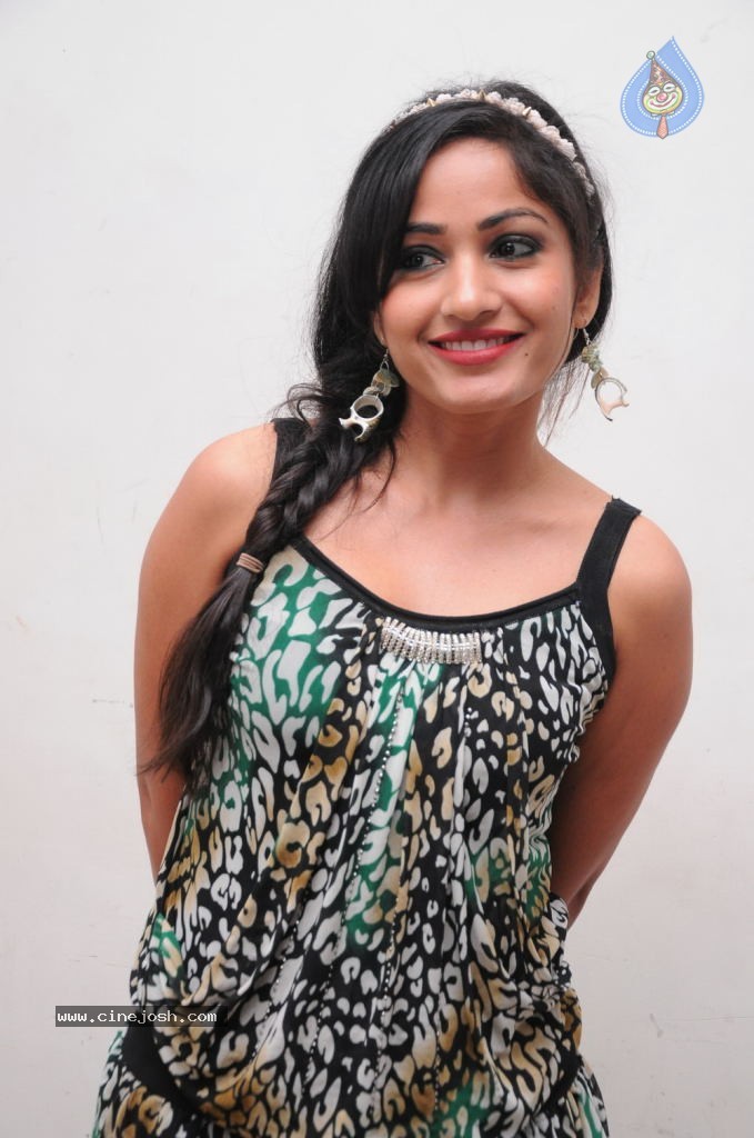Madhavi Latha New Photos - 1 / 68 photos