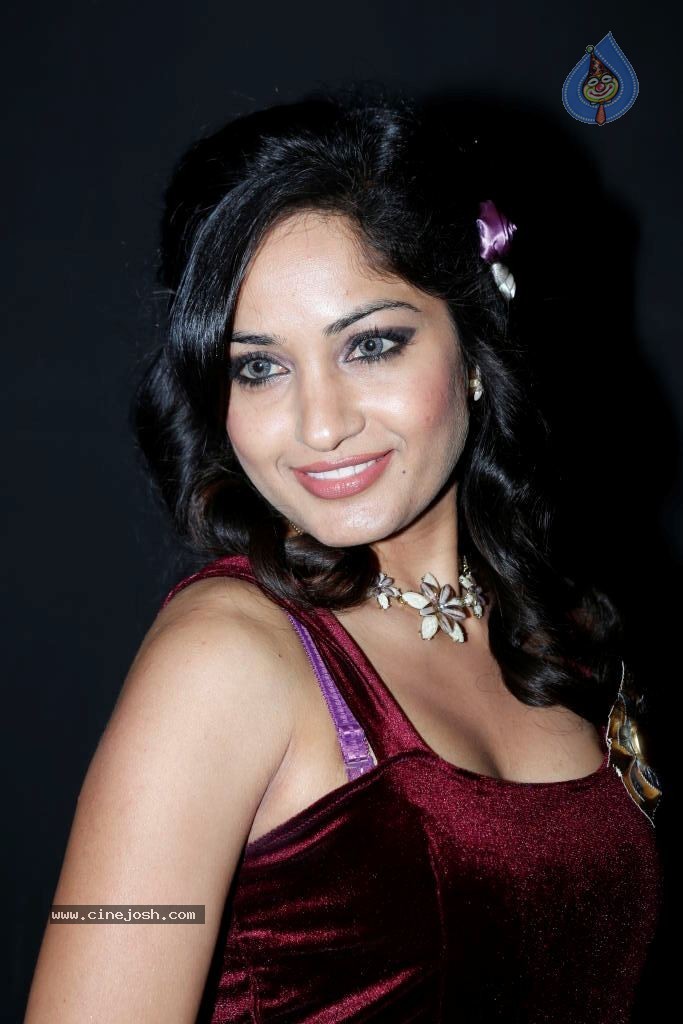 Madhavi Latha New Photos - 44 / 44 photos