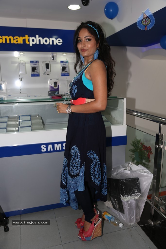 Madhavi Latha New Stills - 1 / 48 photos