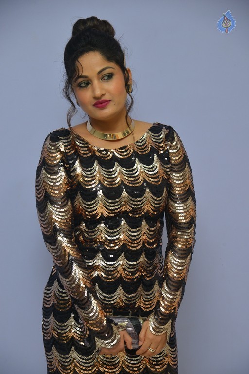 Madhavi Latha Photos - 11 / 21 photos