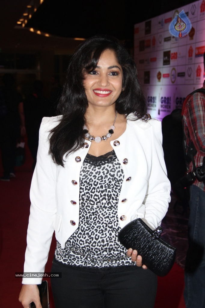Madhavi Latha Stills - 8 / 62 photos