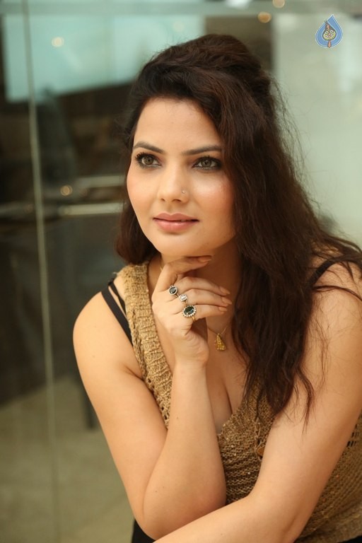 Madhavi Sharma New Photos - 8 / 50 photos