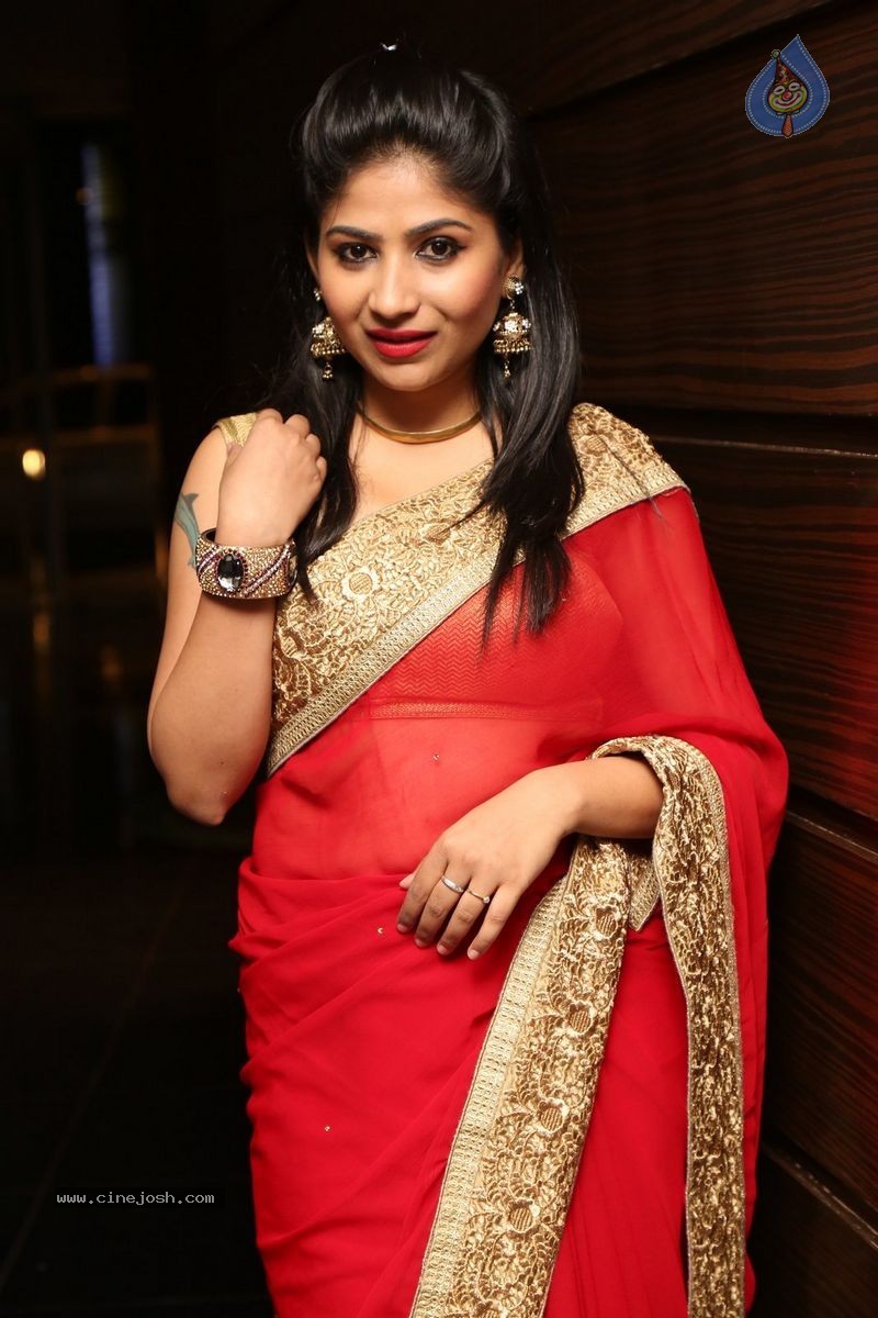Madhulagna Das Photos - 18 / 28 photos