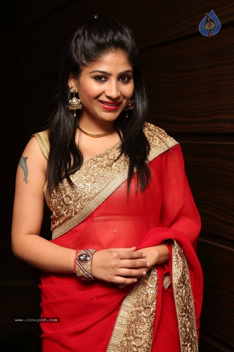 Madhulagna Das Photos - 27 / 28 photos