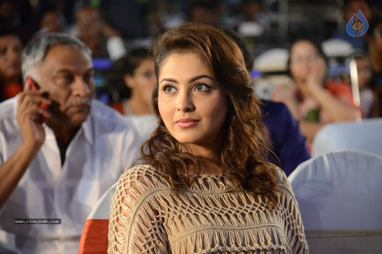 Madhu Shalini at Bham Bolenath Audio Launch - 26 / 59 photos