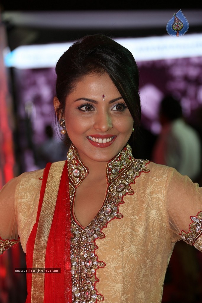 Madhu Shalini at Mirchi Music Awards - 5 / 56 photos